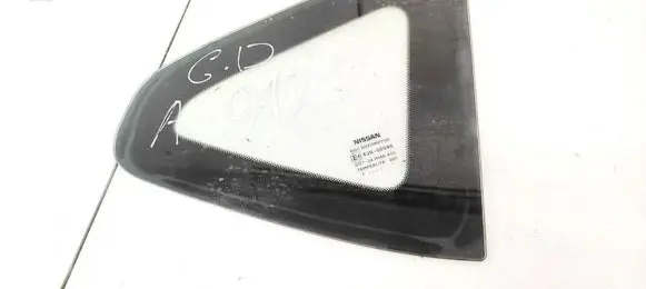 Nissan Qashqai Rear side window AS2