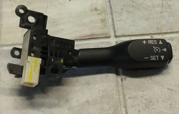 Toyota Corolla Verso AR10 Cruise control stalk 18A174