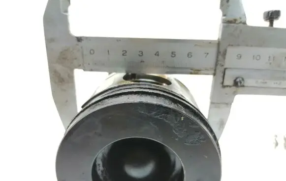 Ford Transit Piston with connecting rod