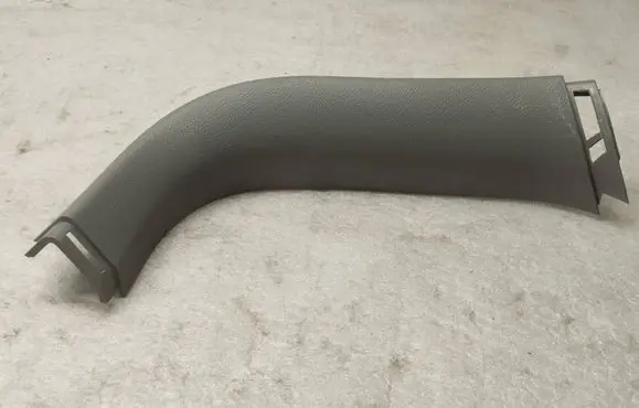 Hyundai Santa Fe Tailgate/trunk side cover trim 817302B000