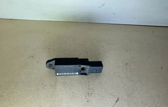 Mercedes-Benz E W211 Airbag deployment crash/impact sensor A0028202726 25571203A4