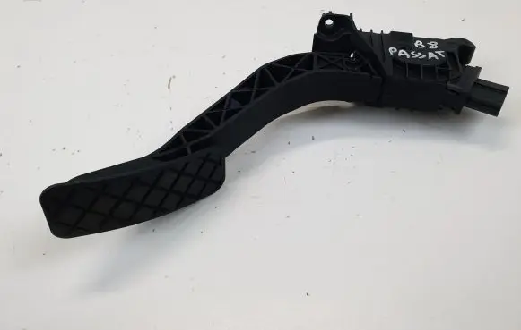 Volkswagen PASSAT B8 Accelerator throttle pedal 5Q2723503D