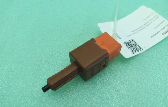 Nissan Pulsar Brake pedal sensor switch
