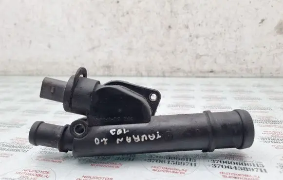 Volkswagen Touran I Engine coolant pipe/hose