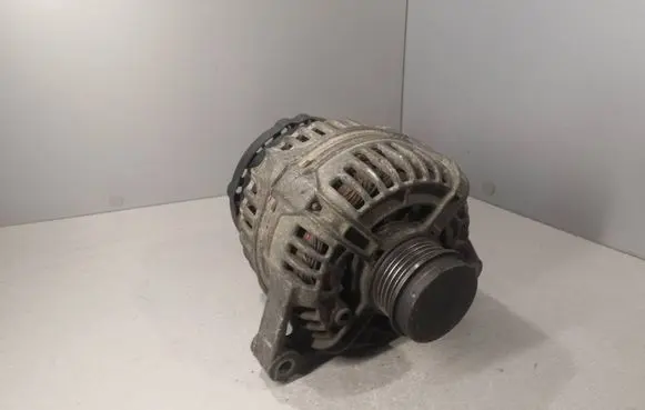 Volkswagen PASSAT B5.5 Generator/alternator 071903016D 0124515024