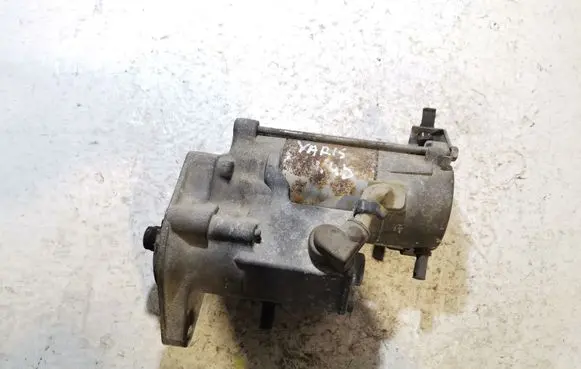 Toyota Yaris Starter motor 2810033080