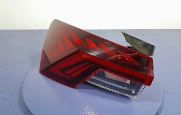Skoda Octavia 985 Rear/tail lights 5E3945207A