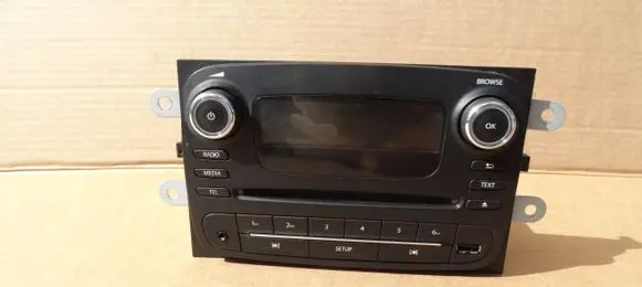Renault Trafic III (X82) Radio/CD/DVD/GPS head unit 281155102R 93458875 2NAFC2017