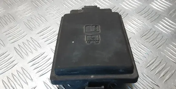 Jaguar XE Fuse box cover GX7314A076DA