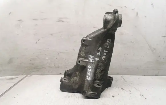 Mercedes-Benz C W204 Engine mounting bracket A6512233504