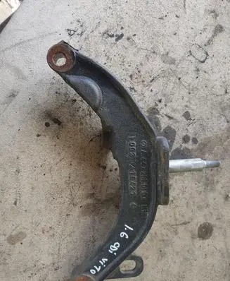 Gearbox mounting bracket