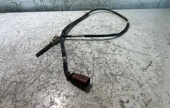 Volkswagen Amarok Exhaust gas temperature sensor 03L906088FE