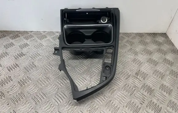 Cup holder front