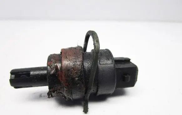 Audi A4 S4 B5 8D Intake air temperature sensor 028906081