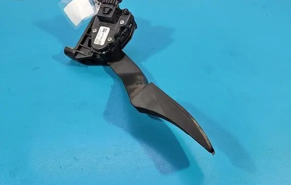 Opel Zafira B Accelerator throttle pedal 9202341BT IMPRK1611477