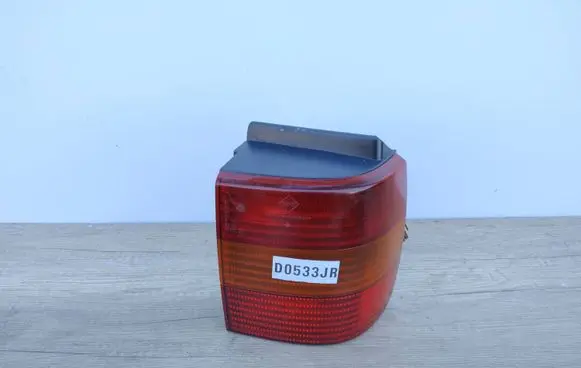 Volkswagen PASSAT B4 Rear/tail lights 3A9945112