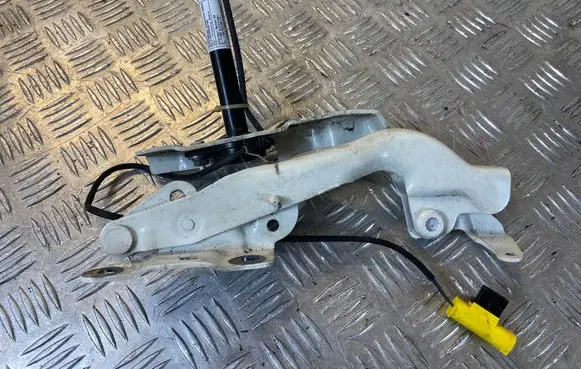 Mercedes-Benz A W176 Bonnet Pedestrian Airbag Actuator A1179061000 1179061000A20