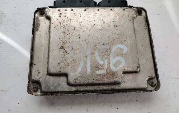 Volkswagen Transporter - Caravelle T4 Engine control unit/module 074906018C 28SA4060 0281010082
