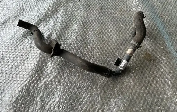 Porsche Cayenne (92A) Engine coolant pipe/hose 7P0121070T