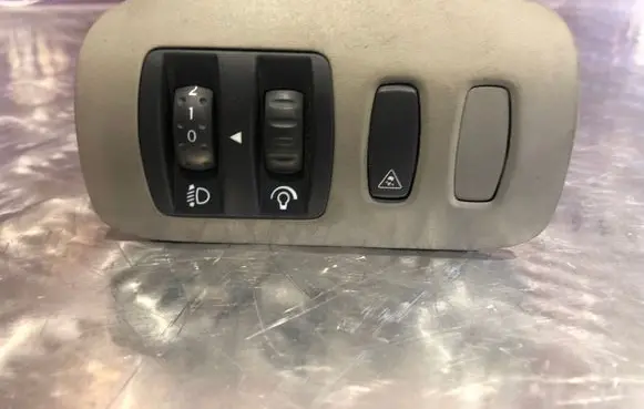 Renault Scenic II - Grand scenic II Headlight level height control switch 08802012