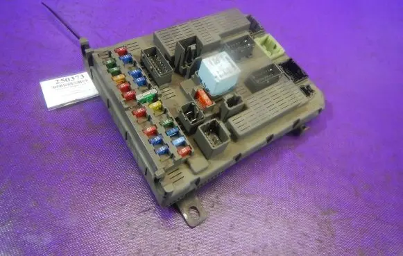 Citroen C5 Fuse box set 9637466180