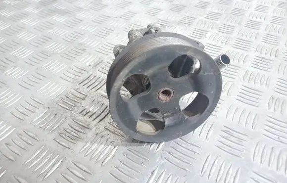 Land Rover Discovery 3 - LR3 Power steering pump QVB500400