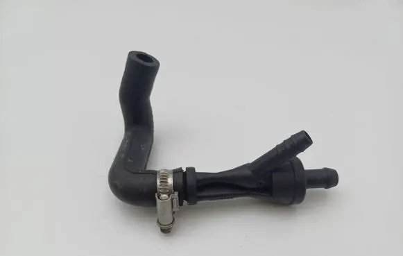 Audi A4 S4 B5 8D Vacuum line/pipe/hose 058133783 058133753B
