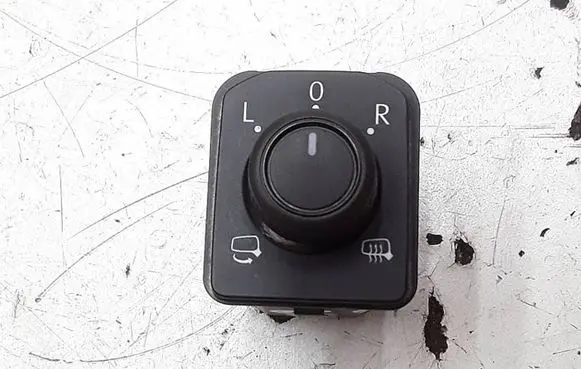 Volkswagen PASSAT B8 Wing mirror switch 3G0959565B 10711403 P1386