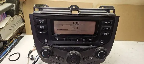 Honda Accord Radio/CD/DVD/GPS head unit RG723R0 39050SEAG110M1