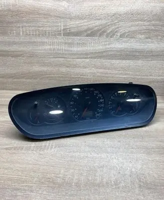 Citroen C5 Speedometer (instrument cluster) 9635289280
