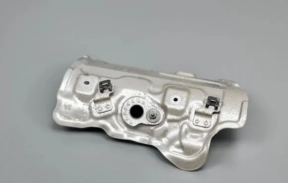 Dacia Sandero II Heat shield in engine bay 