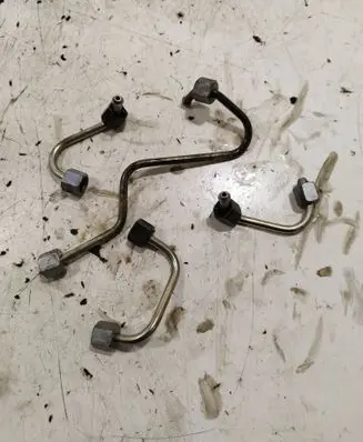 Ford Mondeo MK IV Fuel injector supply line/pipe 