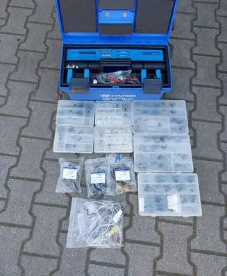 Hyundai ix35 Glove box set TRK00A