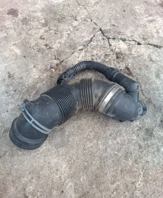 Skoda Octavia Mk3 (5E) Turbo air intake inlet pipe/hose 5Q0129635 5TB445481