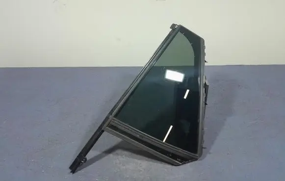 BMW X5 E53 Rear door window glass 7482161