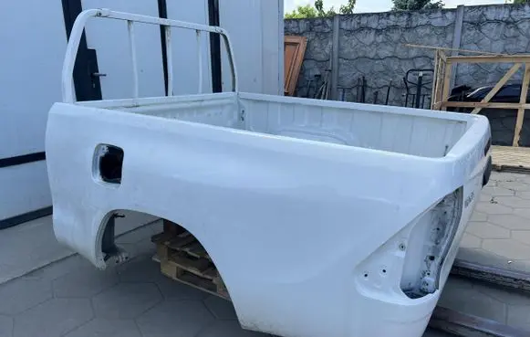 Toyota Hilux VIII Pickup box tonneau cover