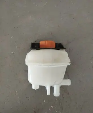 Mercedes-Benz CLC CL203 Coolant expansion tank/reservoir A0005840807