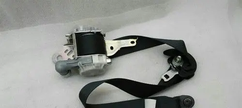 Mitsubishi Lancer VIII Front seatbelt 7000B624