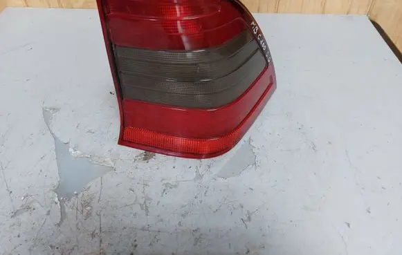 Mercedes-Benz C W202 Rear/tail lights 2028204064