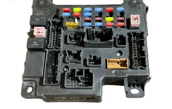 Citroen C-Crosser Fuse module 8637A319 519087A18 00594366