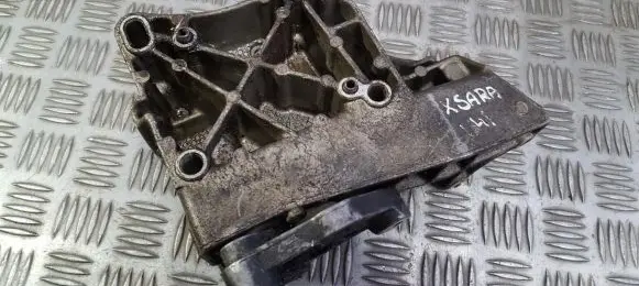Citroen Xsara Engine mounting bracket