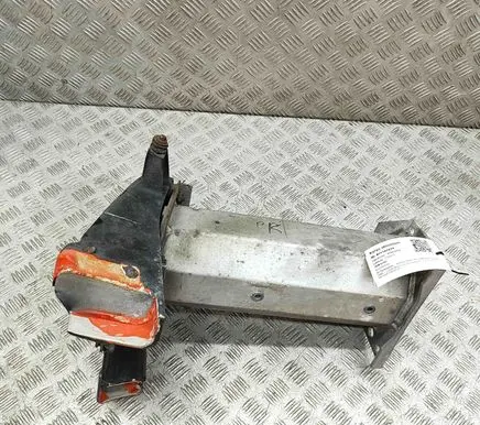 Aston Martin Vantage III Front bumper shock/impact absorber 6G33V17N800BA