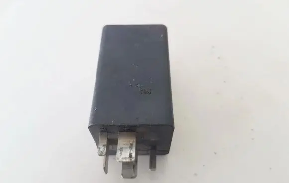 Volkswagen PASSAT B3 Other relay 357906121 05340100