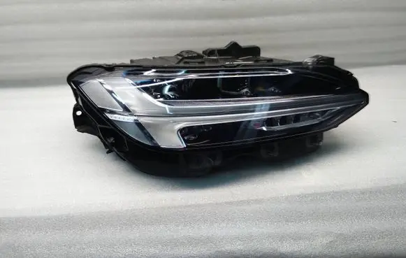 Volvo S90, V90 Headlight/headlamp 32228677 32228672 1802063535