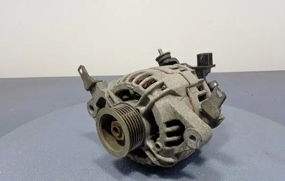 Toyota Yaris Generator/alternator 270600Q030