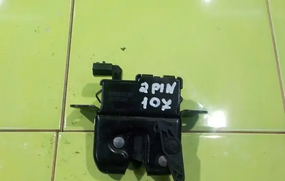Dacia Sandero II Tailgate exterior lock 