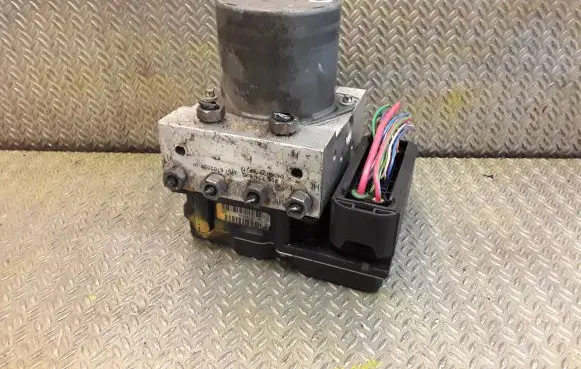 BMW X3 E83 ABS Pump 6762059 3414641