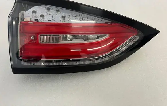 Tailgate rear/tail lights