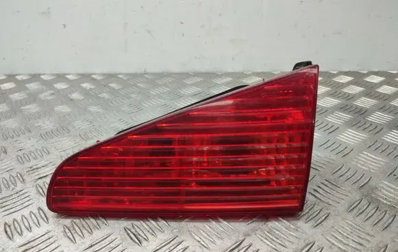 Peugeot 607 Tailgate rear/tail lights