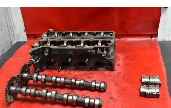 Opel Astra H Engine head 55351328
